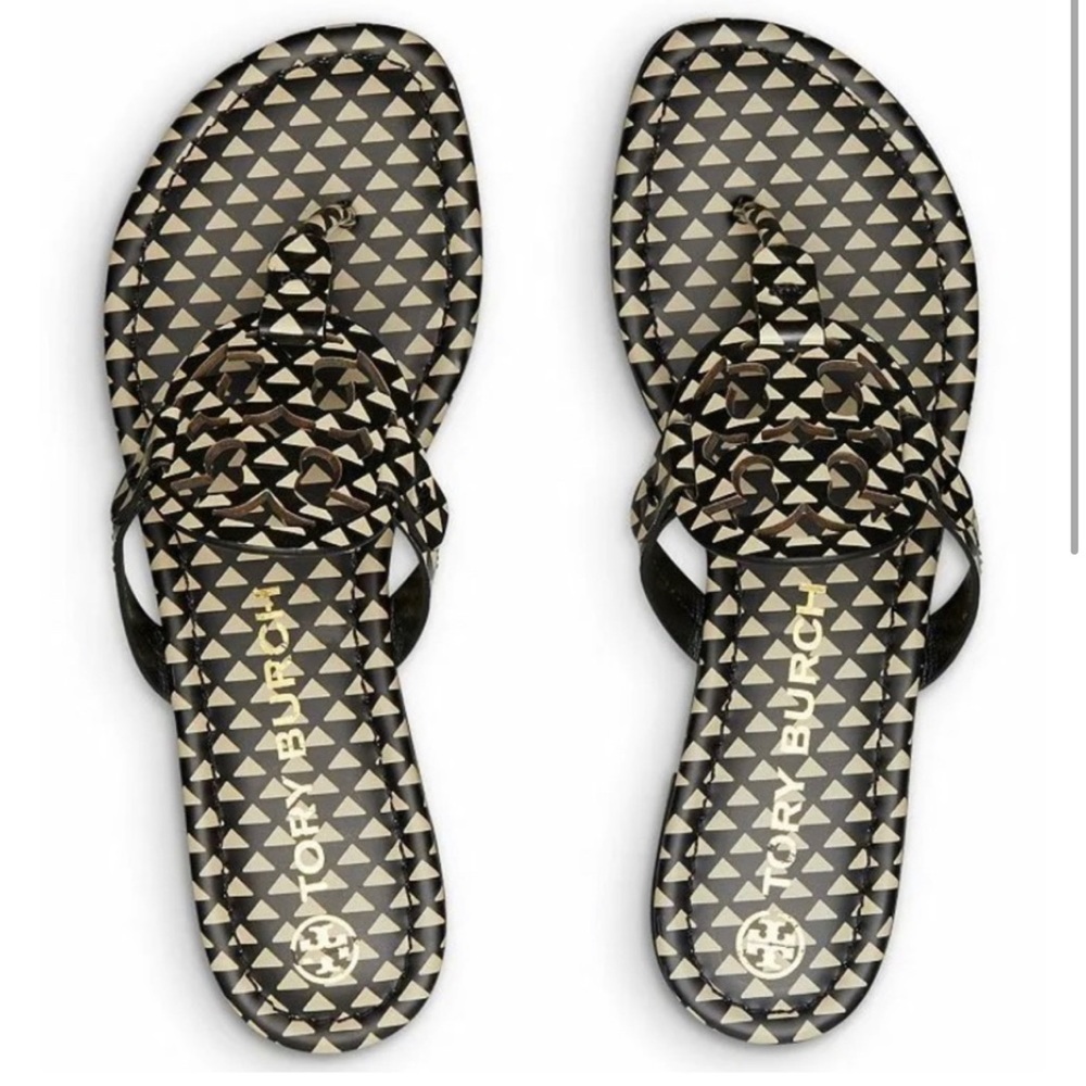 Tory Burch Sandals in Triangle Geo